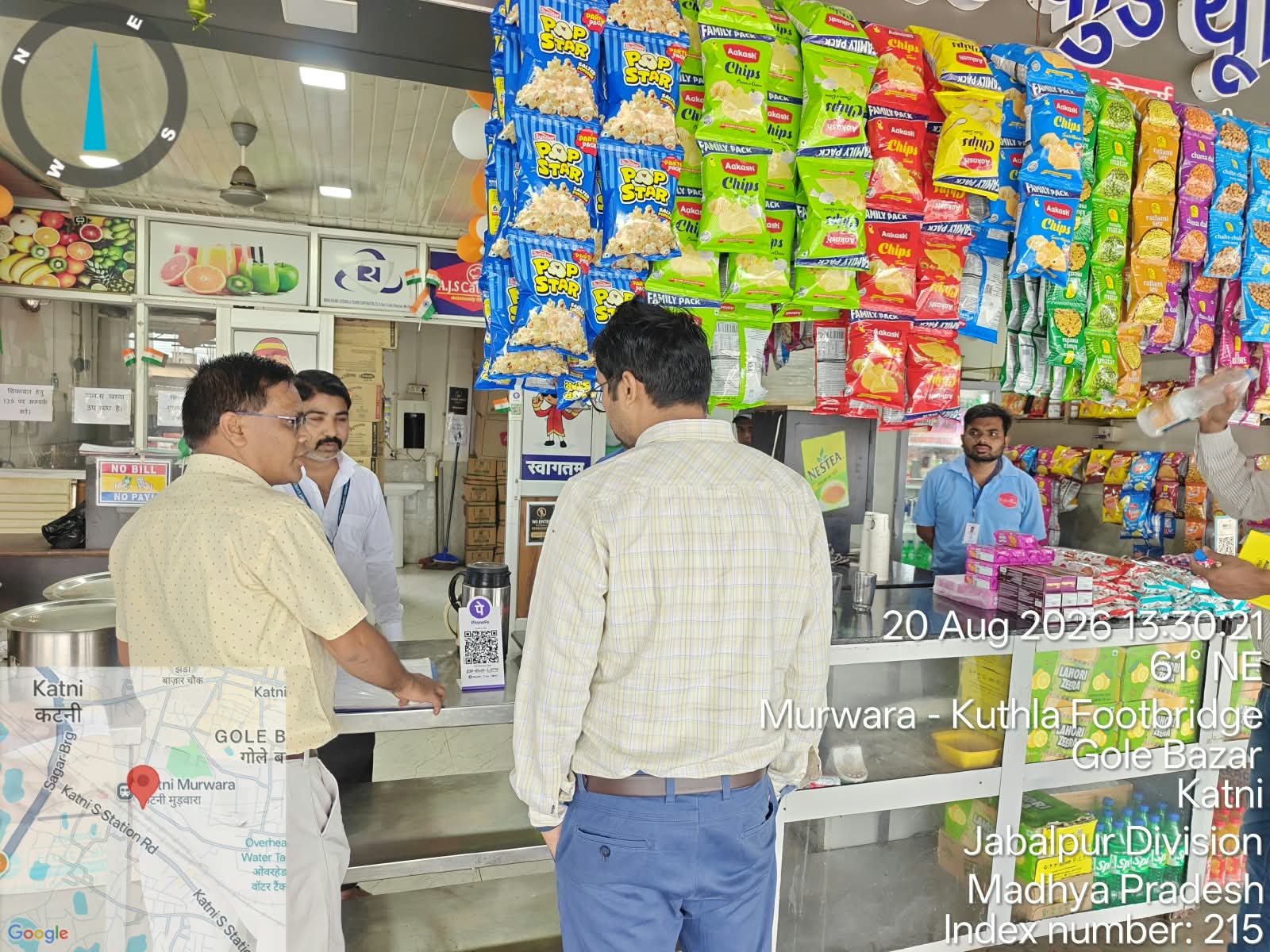 जबलपुर रेलवे स्टेशन पर सीनियर डीसीएम ने किया औचक निरीक्षण, खान-पान स्टाल पर गुणवत्ता पर दी सख्त चेतावनी