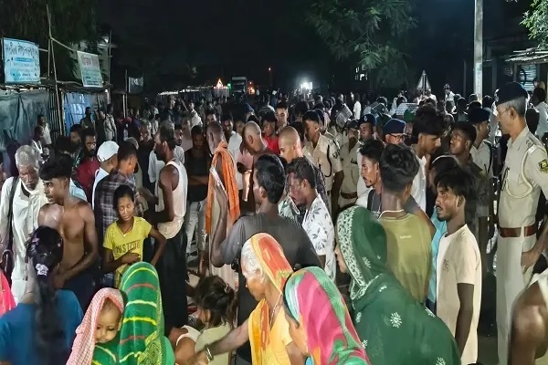बिहार : तेज रफ्तार कार ने कीर्तन कर रहे लोगों को कुचला, 5 की मौत, सड़क जाम, अस्पताल में हंगामा