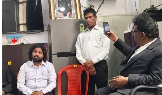 जबलपुर के जिला न्यायालय में पकड़ा गया फर्जी वकील, हाईकोर्ट बार का दिखाया नकली कार्ड