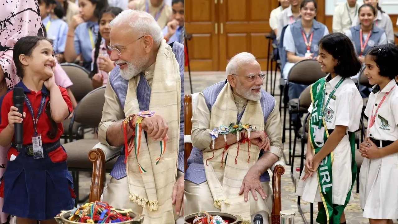 रक्षाबंधन पर बच्चों ने बांधी राखी तो खिल उठा पीएम मोदी का चेहरा, सुख समृद्धि की करी कामना