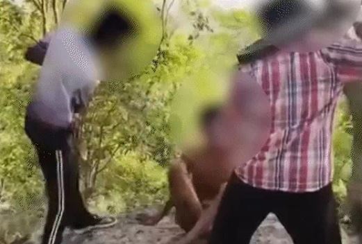 जबलपुर में स्कूल के दो छात्रों को पहाड़ी पर नंगा कर बेल्ट से पीटा, सीनियर की करतूत