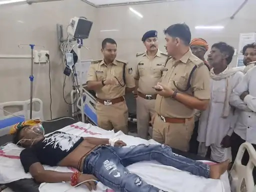 सागर के बाद दमोह में शराब पीने के बाद युवक गंभीर, जिला अस्पताल से जबलपुर रेफर