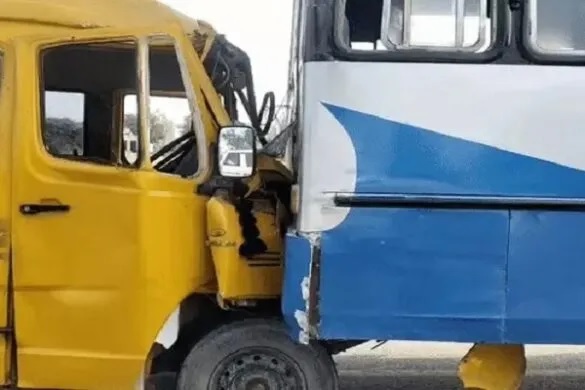 पंजाब में स्कूल बस की पीआरटीसी बस से भिड़ंत, 10 से 15 बच्चे घायल, ड्राइवर की टांगें टूटीं