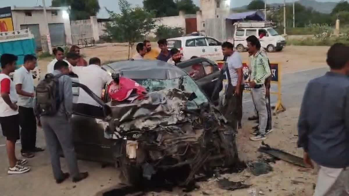 राजस्थान : कुचामन में डंपर और कार की भीषण भिड़ंत, एक ही परिवार के 3 सदस्यों सहित 4 की मौत
