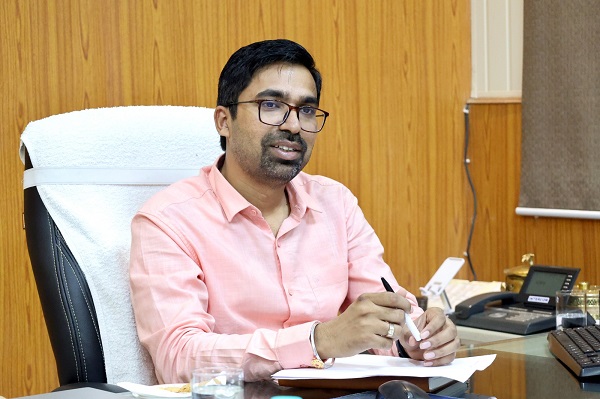 पमरे का जबलपुर रेल मंडल उत्तरोत्तर विकास की ऊंचाईयां छू रहा: सी. डीसीएम शशांक गुप्ता