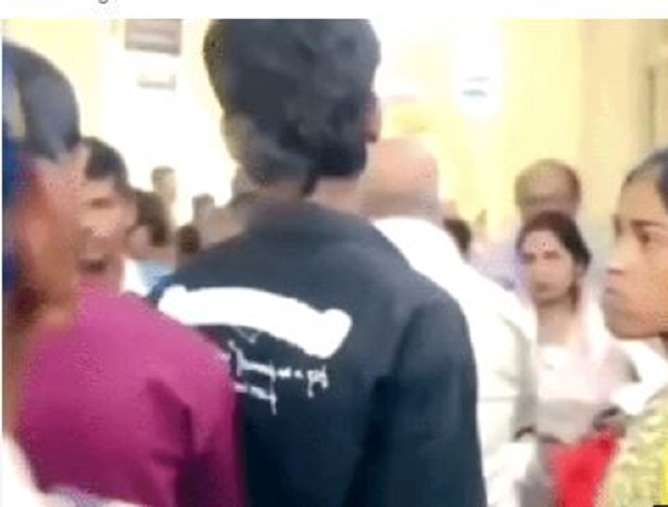 जबलपुर में गिरफ्तार हुए बदमाशों ने हथकड़ी पहनकर बनाई रील, मेडिकल से जेल तक बनाया वीडियो, किया सोशल मीडिया पर अपलोड
