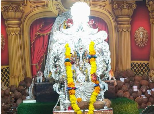 पुलिस के पहरे में 41 किलो चांदी के भगवान श्रीगणेश, 2011 में पहली बार सवा पांच किलो चांदी से बनी थी मूर्ति, हर साल बढ़ता है वजन