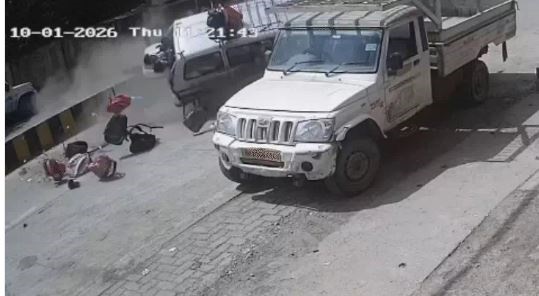 जबलपुर में कार ने स्कूल वैन को मारी टक्कर, 8 बच्चे घायल, 3 की हालत गंभीर, छुट्टी के बाद घर जा रहे थे स्टूडेंट