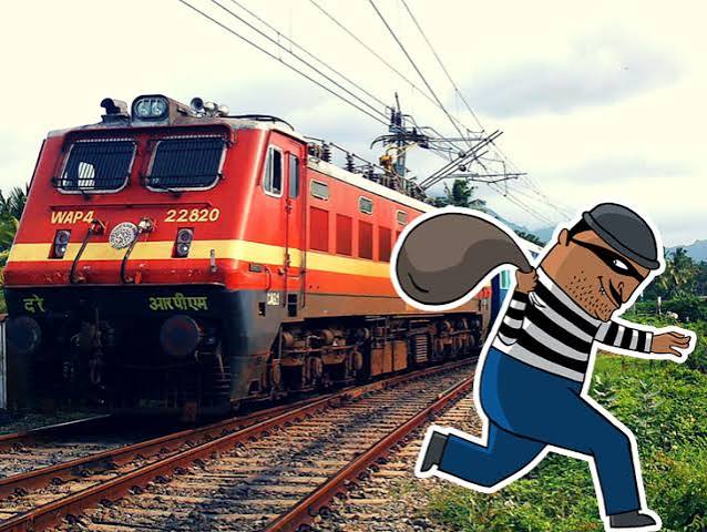 एसी कोच से यात्री का सामान लेकर भागा चोर, 8 साल बाद अब रेलवे को देना होगा 47 हजार रुपये मुआवजा