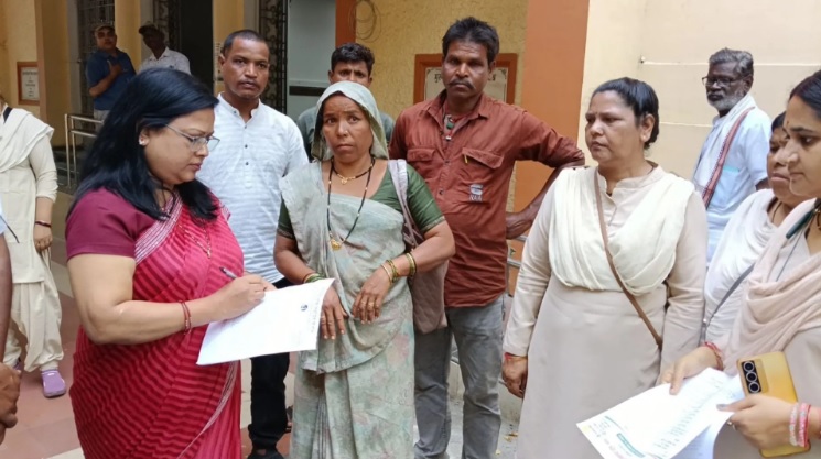 जबलपुर : महिला सरपंच ने सचिव पर लगाए फर्जी बिल बनाने के आरोप, कलेक्टर से शिकायत, जांच के निर्देश