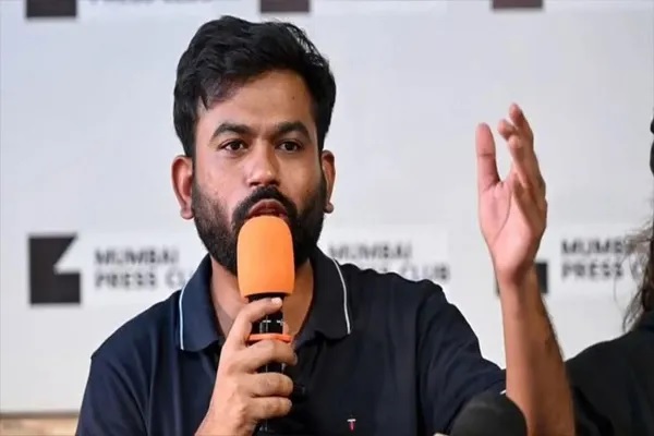 सीजेपी आंदोलन: हिरासत में अभिजीत दीपके, पैतृक गांव में दादी का निधन, दिल्ली बनी छावनी