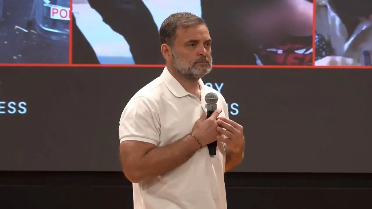 राहुल गांधी ने कहा- जब तक ज्ञानेश कुमार का इस्तीफा नहीं होता, जारी रहेगा प्रदर्शन, RSS वाले महिलाओं को पीट रहे