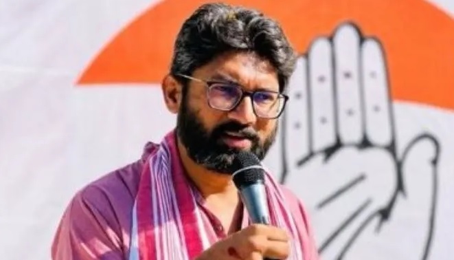 गुजरात में जिग्नेश मेवाणी के खिलाफ FIR, गांधीनगर के पेथापुर थाने में दर्ज हुआ मामला