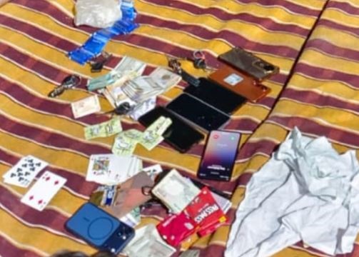 जबलपुर में दुर्गा पंडाल की आड़ में चल रहा था जुआंफड़, पुलिस की दबिश में पकड़े गए 9 जुआड़ी !