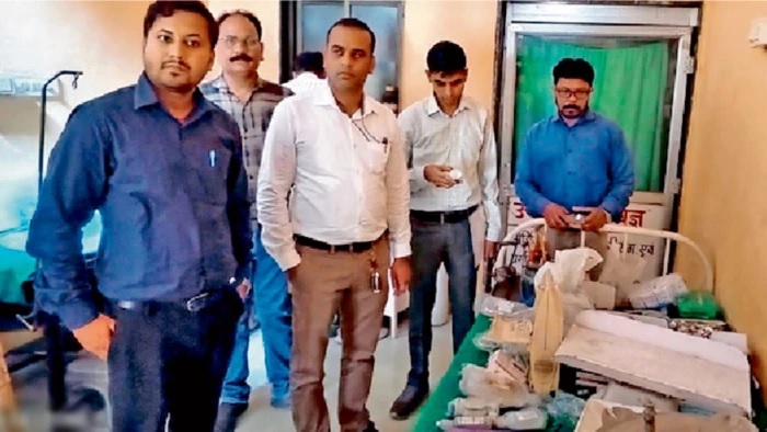 जबलपुर : अस्पताल में मरीज की मौत, जांच करने पहुंची टीम, मिलीं एक्सपायरी दवाएं, किया सील