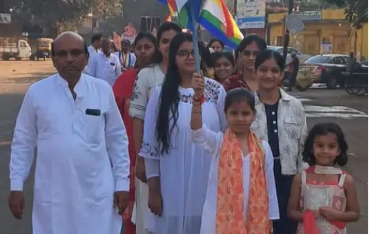 जबलपुर के सिहोरा में जैन समाज ने निकाली शोभायात्रा, आचार्य विद्यासागर महाराज को किया नमन